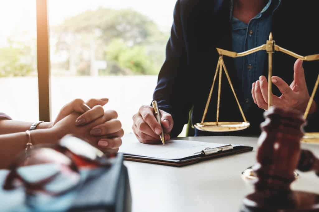 Court Applications vs. Mediation: A Less Stressful Path with EH Mediation Richmond upon Thames